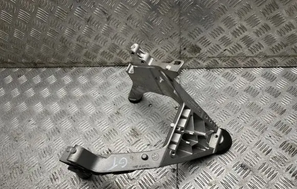 BMW 5 GT F07 Steering rack mounting bracket 668719