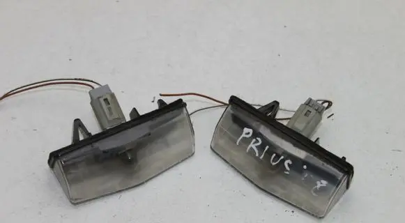Toyota Prius (XW20) Number plate light