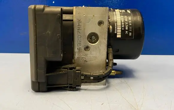 Volkswagen Sharan ABS Pump 1J0907379G 7M0614111A