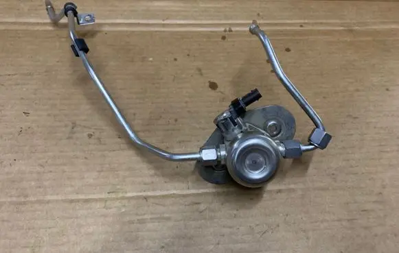 BMW X3 G01 Fuel injection high pressure pump 7642466