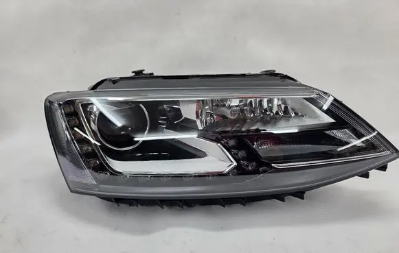 Volkswagen Jetta VI Headlight/headlamp 5C7941752E