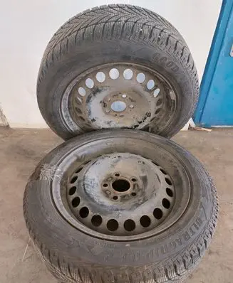 Volkswagen Golf SportWagen R16 steel rim 2160829 20555R1694T GOODYEAR