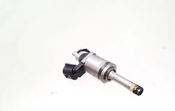 Mazda CX-3 Fuel injector PE0113250C