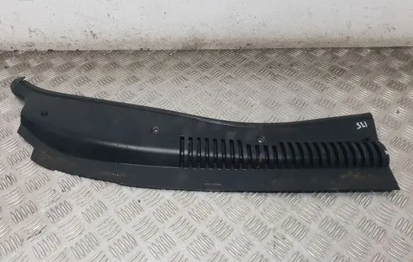Ford Taurus Wiper trim F8DB54018A16AA