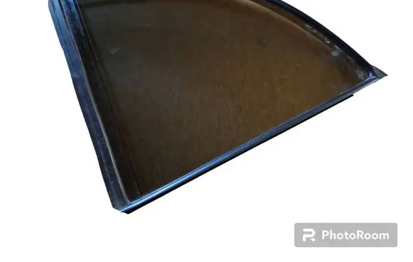 Mitsubishi i-MiEV Rear vent window glass 5740A008