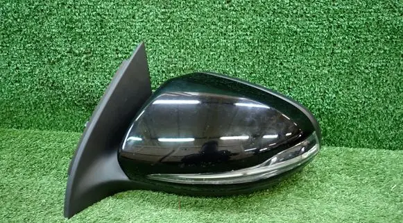 Mercedes-Benz GLA H247 Front door electric wing mirror