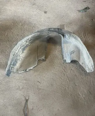 Toyota Avensis T220 Rear arch fender liner splash guards