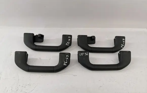 Mercedes-Benz E W212 A set of handles for the ceiling A2048100151 A2048100051