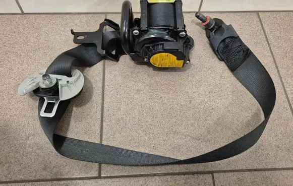 KIA Ceed Front seatbelt 88820J7100