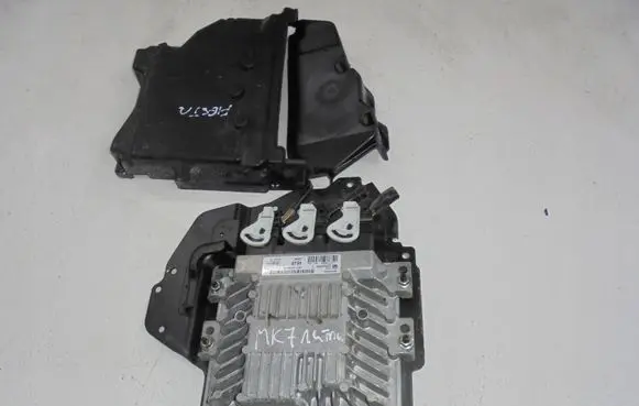 Ford Fiesta Engine control unit/module 8M2112A650EB