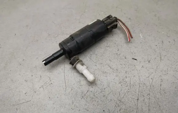 Audi A6 S6 C6 4F Headlight washer pump 3B7955681