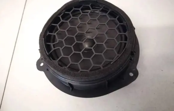 Audi A3 S3 8V Front door speaker 8v4035411a