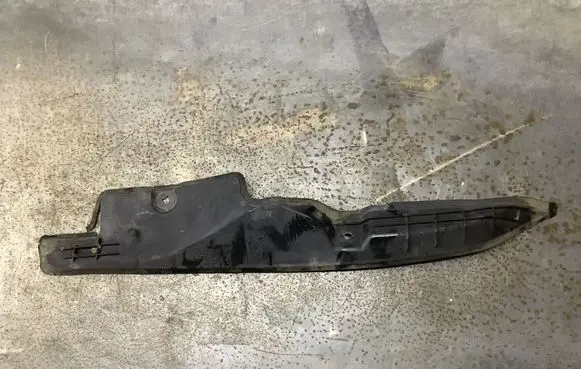Skoda Fabia Mk2 (5J) Fender end trim 5J0821111