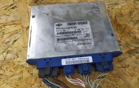 Volkswagen Golf IV ESP acceleration yaw rate sensor 1J0907655A