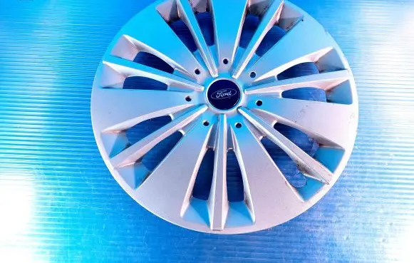Ford Focus R17 wheel hub/cap/trim F1EC1130B1A 2866
