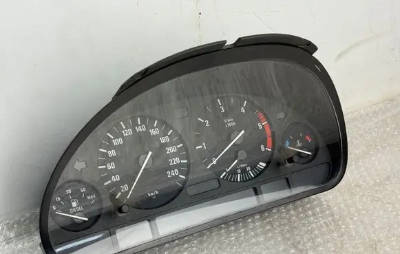 Speedometer (instrument cluster)