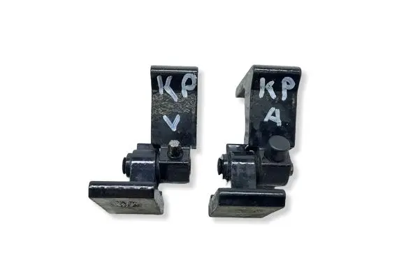 Volkswagen Jetta VI Front door upper hinge 8K0831401G 8K0831401H