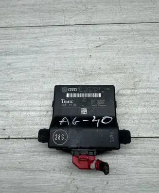 Volkswagen Golf VI Gateway control module 1K0907530F 1K0907951