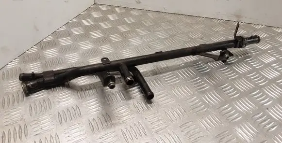 Volkswagen Touareg I Engine coolant pipe/hose 7L6121065C