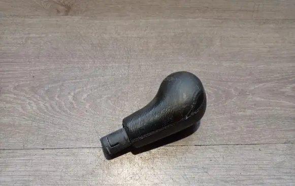 Volvo V70 Gear lever shifter trim leather/knob