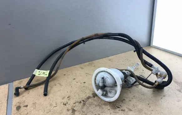 BMW 3 E90 E91 Fuel level sensor 6763851