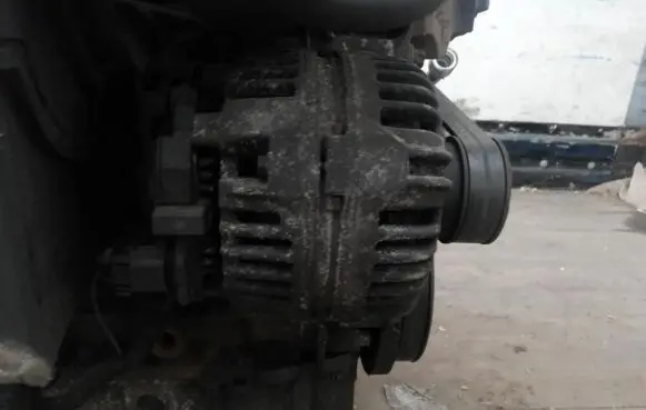 Opel Zafira B Generator/alternator