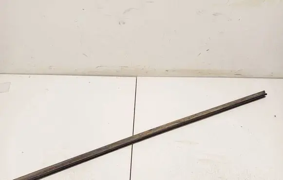 Seat Alhambra (Mk1) Rear door glass trim molding 