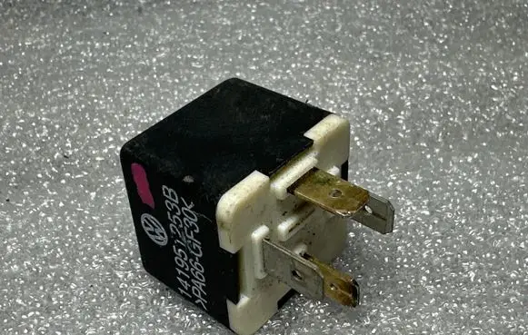Audi Q7 4L Other relay 141951253B