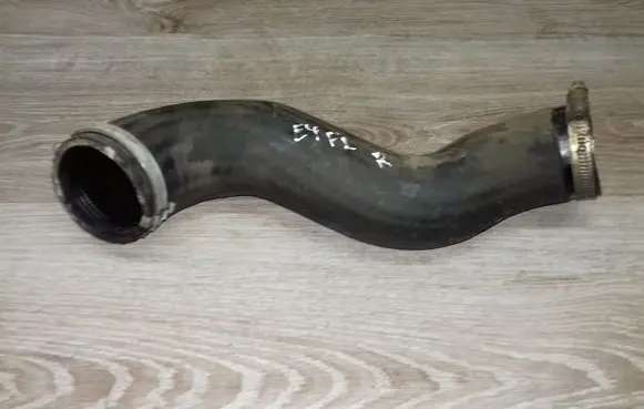 Volvo V70 Intercooler hose/pipe