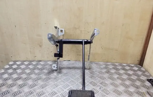 Volvo XC90 Brake pedal