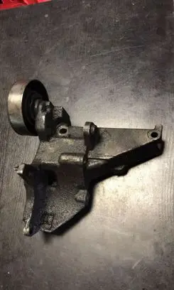 BMW 5 E34 Engine mounting bracket 2245747