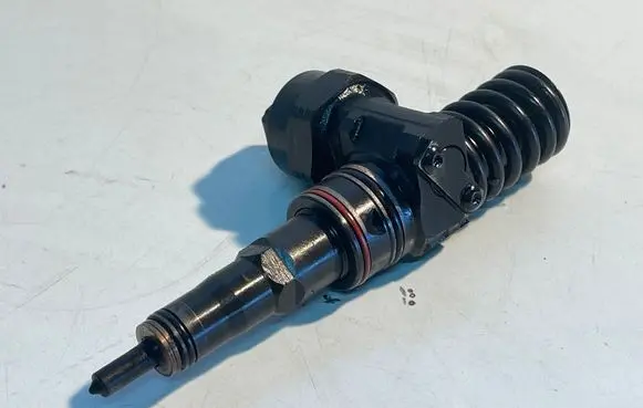 Skoda Fabia Mk1 (6Y) Fuel injector 0414720015 038130073J