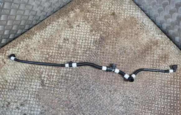 Tesla Model Y Engine coolant pipe/hose 107757700F 107757600F