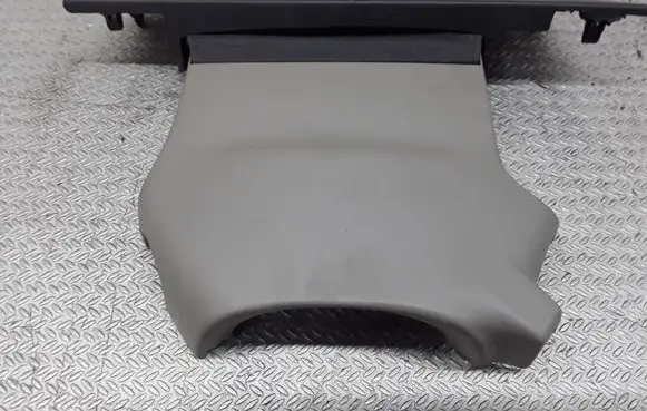 Steering wheel column trim