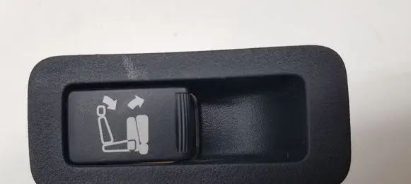 Peugeot 4007 Seat control switch 8610A051