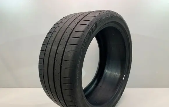 BMW M3 F80 R19 summer tire 