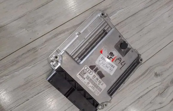 Audi A4 S4 B7 8E 8H Engine control unit/module ECU 03g906016je
