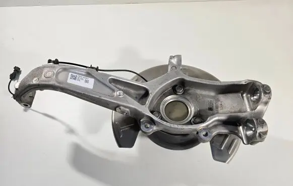 Tesla Model 3 Front wheel hub 1044311-00-E
