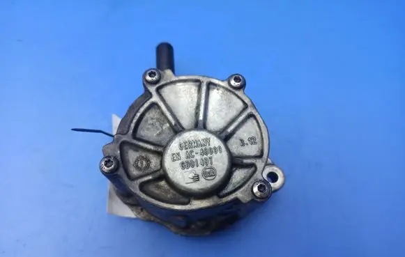 Mercedes-Benz C W204 Vacuum pump A6512300565 01269687 ENAC46000