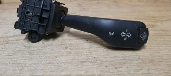 BMW 3 E46 Indicator stalk 8363668