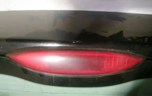Nissan Note (E11) Third/center stoplight