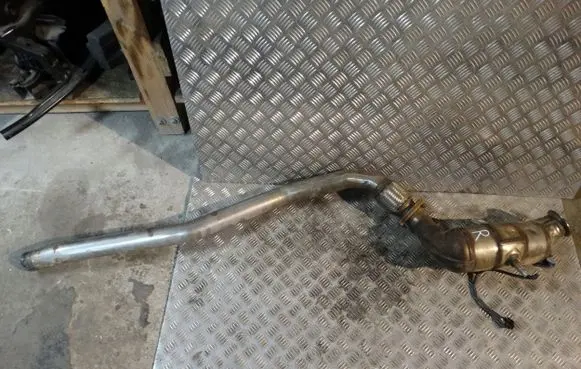 Porsche Macan (95B) Rear muffler/silencer tail pipe 