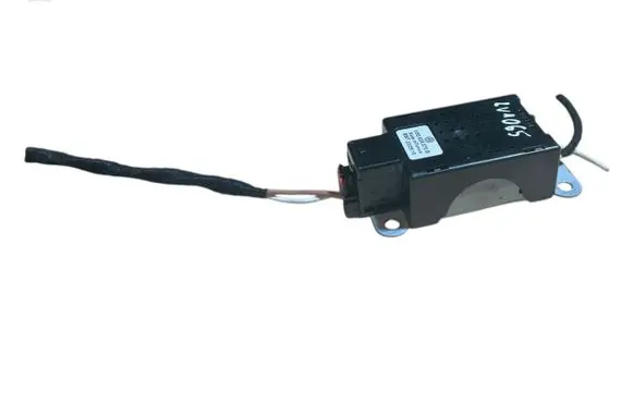 Volkswagen Golf VI Aerial antenna amplifier 5M0035570B