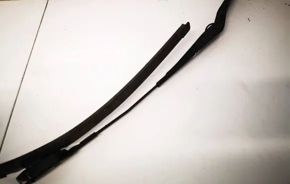 Volvo C30 Front wiper blade arm 8623159