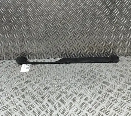 Land Rover Discovery 5 Radiator trim HY326A950EA