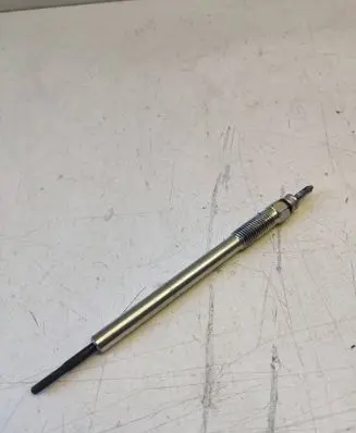 Toyota Corolla Verso AR10 Glow plug 198500R010