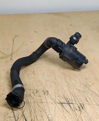 BMW X5 F15 Engine coolant pipe/hose 6421928226402 64219282264 9282264