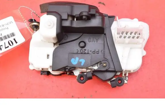 Peugeot 607 Front door lock 