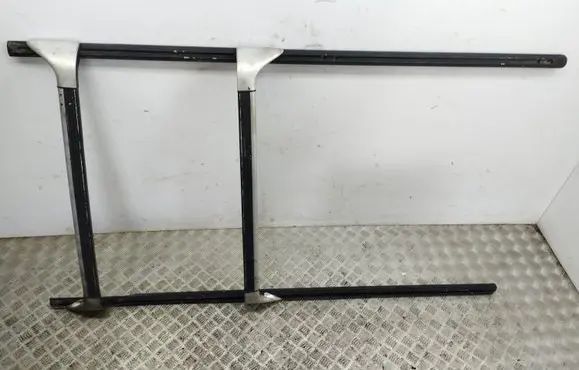 Toyota Avensis T270 Roof bar rail