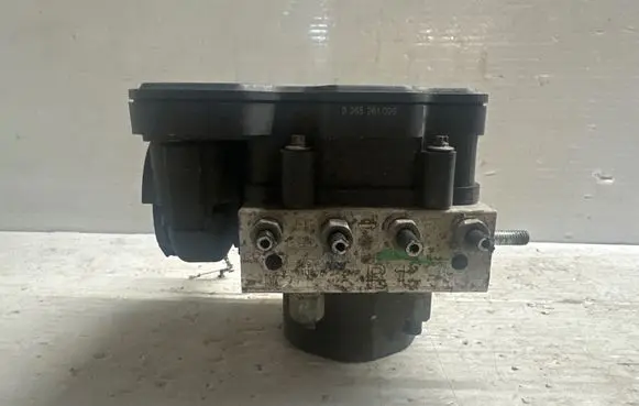 Nissan Qashqai ABS Pump 0265261028